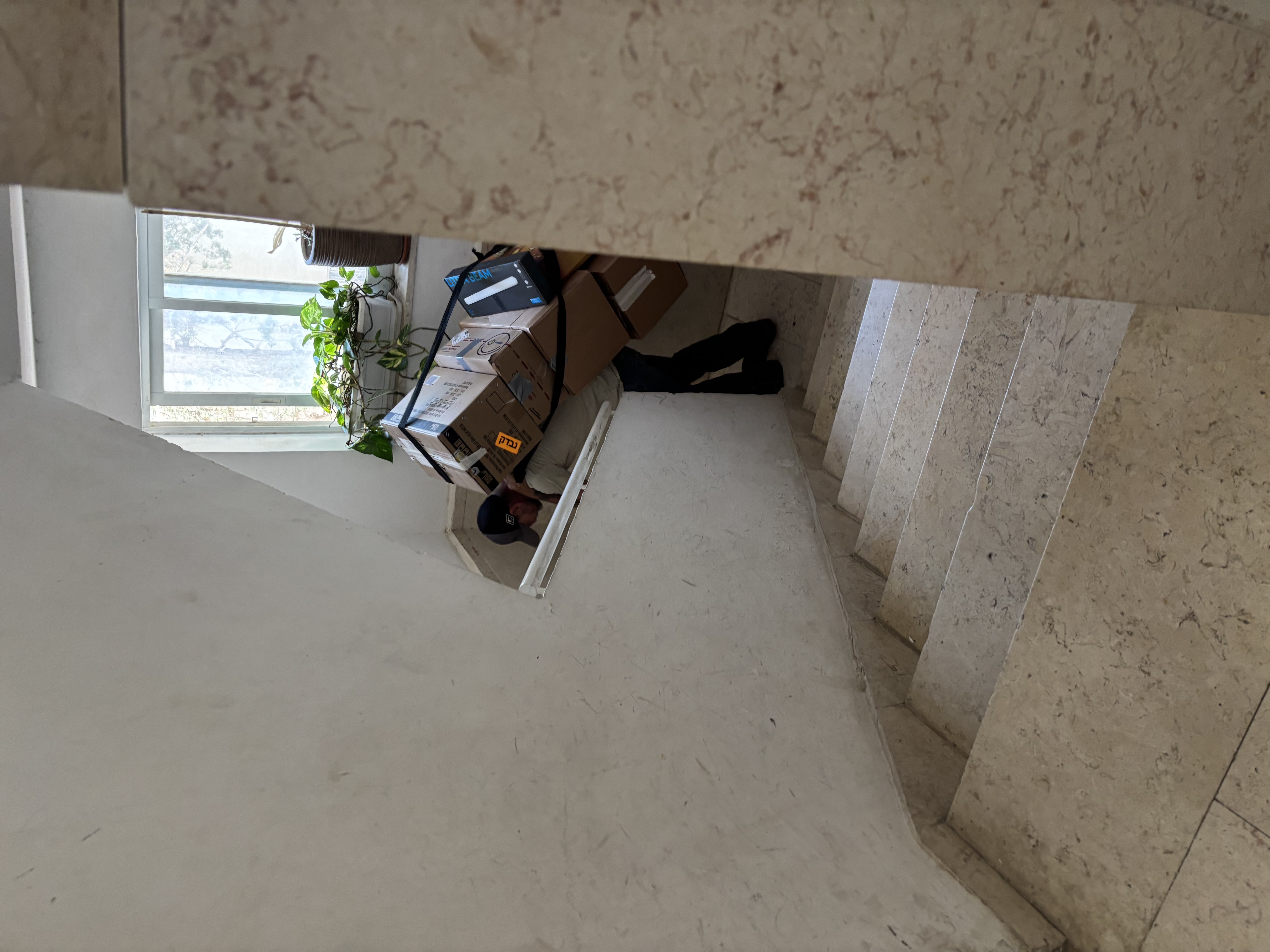 Moving our bags from Nili to Dostai